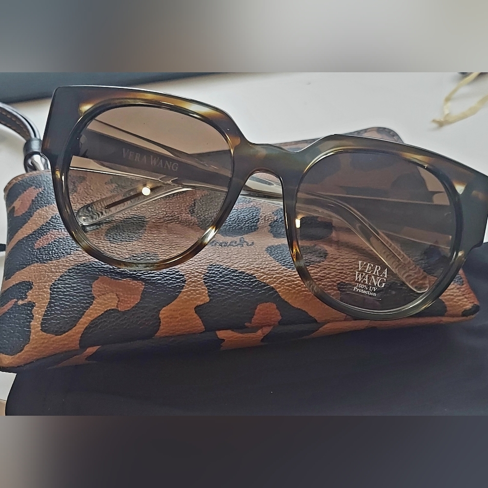 VERA WANG SUNNIES NWT